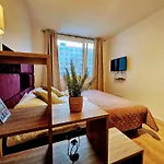 Apartamento Terrace-view 2br For Business & Leisure, Free Parking & Gym, Near Metro & Aqua Sport Centre