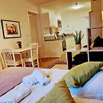 Apartamento Terrace-view 2br For Business & Leisure, Free Parking & Gym, Near Metro & Aqua Sport Centre *