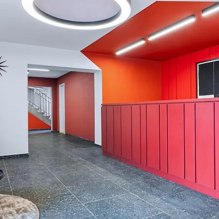 Terrace-view 2br For Business & Leisure, Free Parking & Gym, Near Metro & Aqua Sport Centre