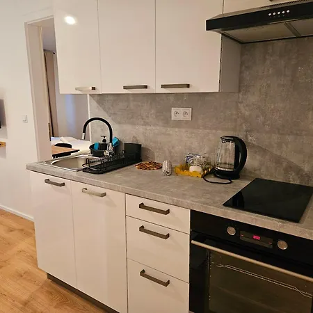 Apartment Terrace-view 2br For Business & Leisure, Free Parking & Gym, Near Metro & Aqua Sport Centre *
