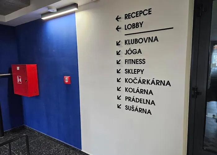 Terrace-view 2br For Business & Leisure, Free Parking & Gym, Near Metro & Aqua Sport Centre Apartment Prague