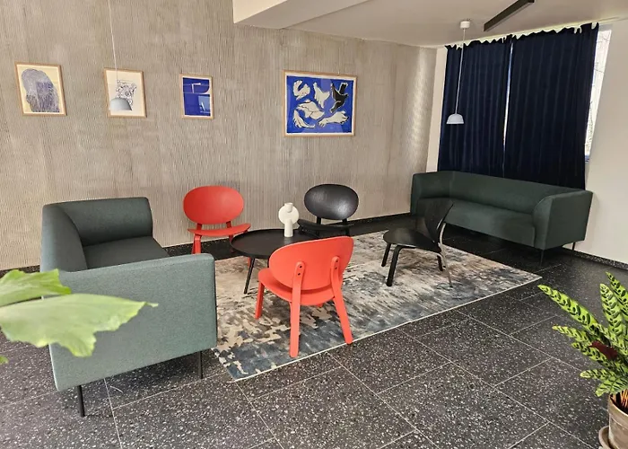 Terrace-view 2br For Business & Leisure, Free Parking & Gym, Near Metro & Aqua Sport Centre Apartment Prague