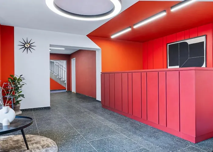 Terrace-view 2br For Business & Leisure, Free Parking & Gym, Near Metro & Aqua Sport Centre