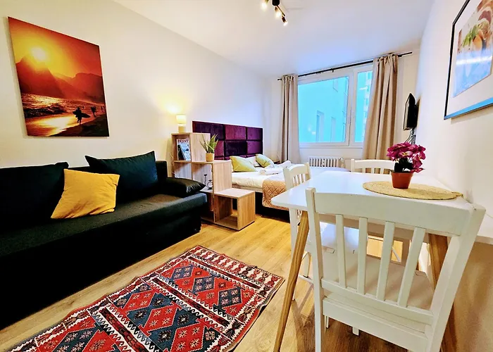 Apartment Terrace-view 2br For Business & Leisure, Free Parking & Gym, Near Metro & Aqua Sport Centre *