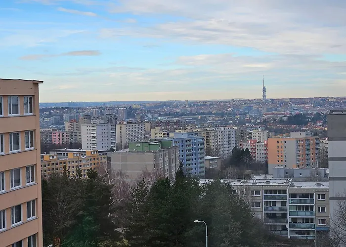 Terrace-view 2br For Business & Leisure, Free Parking & Gym, Near Metro & Aqua Sport Centre