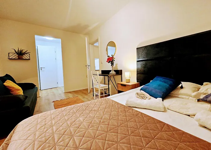 Terrace-view 2br For Business & Leisure, Free Parking & Gym, Near Metro & Aqua Sport Centre Apartment Prague