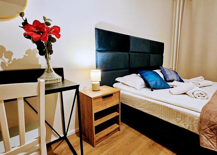 Apartment Terrace-view 2br For Business & Leisure, Free Parking & Gym, Near Metro & Aqua Sport Centre Prague