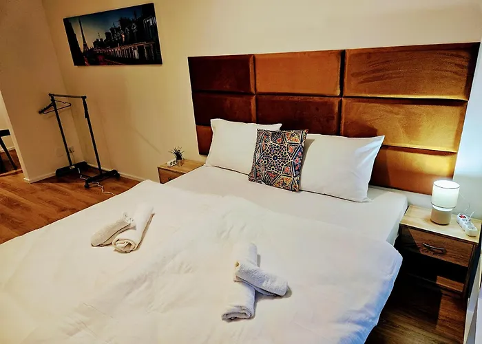 Terrace-view 2br For Business & Leisure, Free Parking & Gym, Near Metro & Aqua Sport Centre Prague